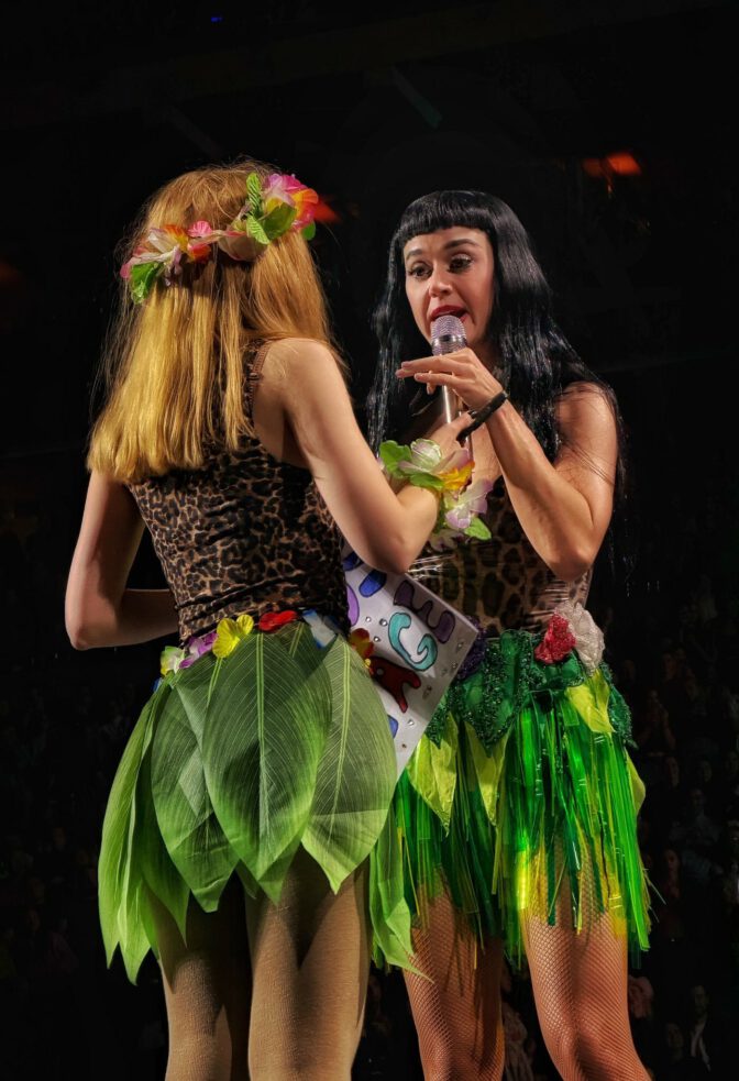 Katy Perry Cleavage Booty Sexy Stage Prague Lifetimes Tour