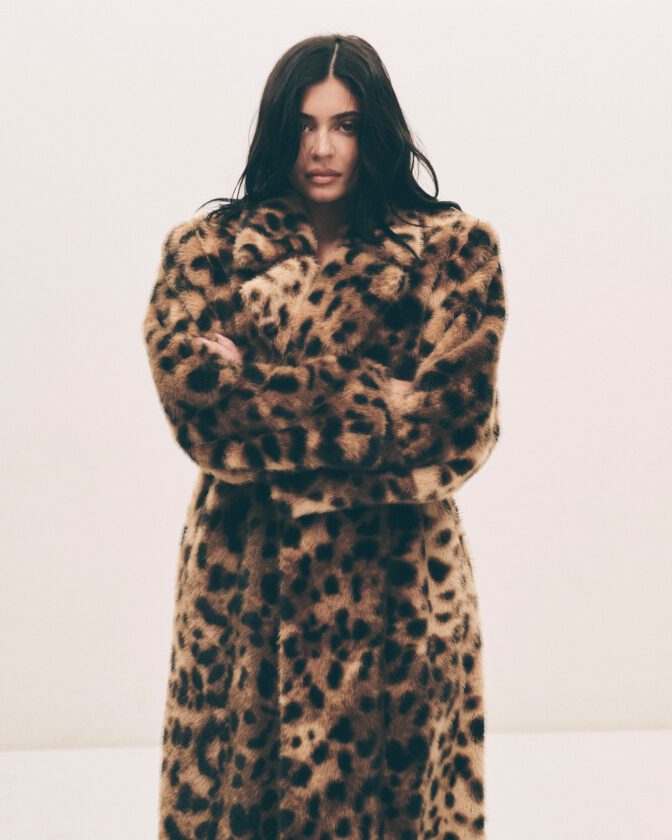 Kylie Jenner Sexy Curves Sideboob Khy Holiday Collection