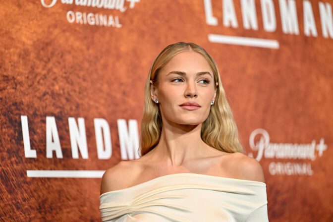 Michelle Randolph Body Hugging Dress Sexy Curves Landman