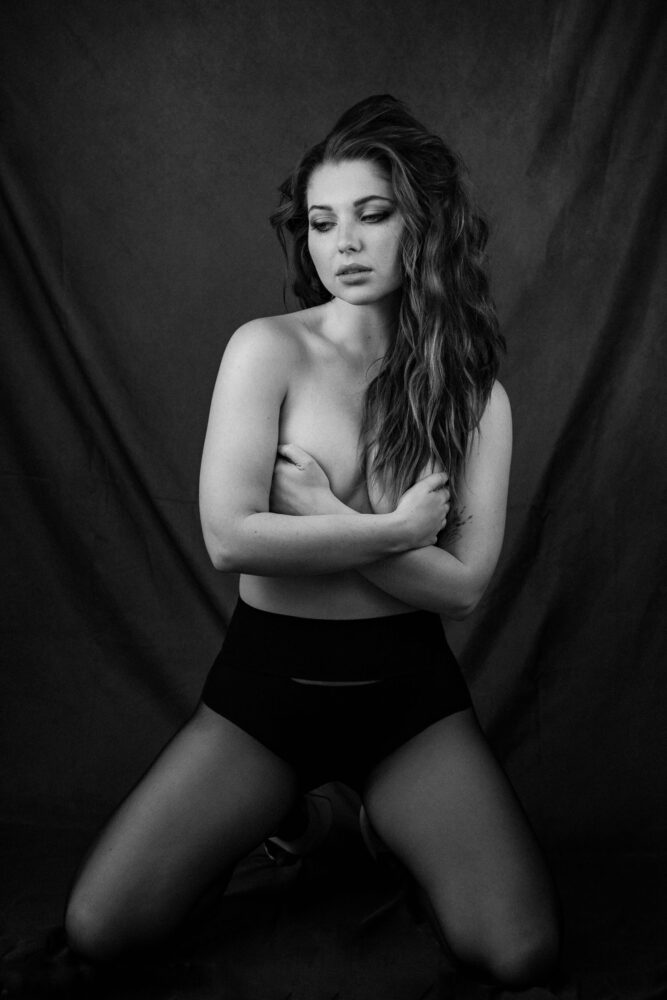 Samantha Hanratty Topless Chris Labadie Nude Photoshoot