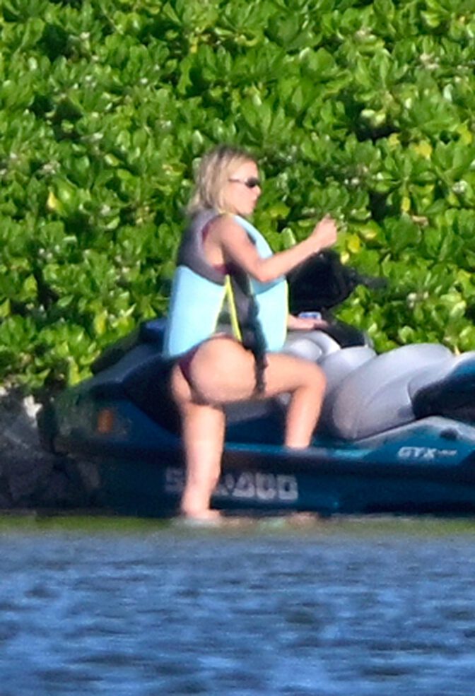 Sydney Sweeney Thong Bikini Bare Beach Booty Florida