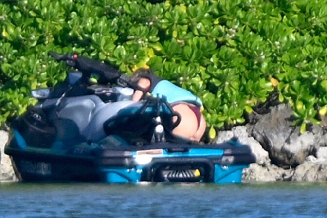 Sydney Sweeney Thong Bikini Bare Beach Booty Florida