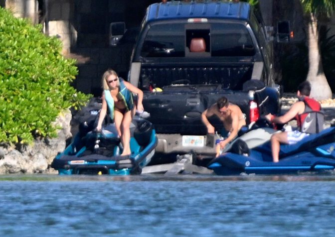 Sydney Sweeney Thong Bikini Bare Beach Booty Florida