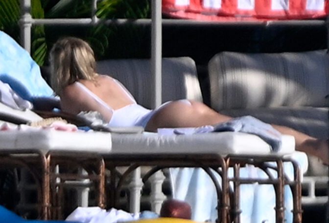 Sydney Sweeney Wet Swimsuit Ass Cleavage Florida Poolday