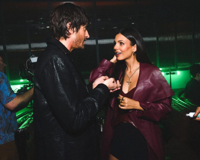 Victoria Justice Sexy Mini Skirt Paper Espanol Launch Los Angeles