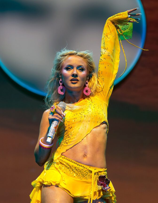 Zara Larsson Sexy Yellow Mini Skirt Ovo Arena London
