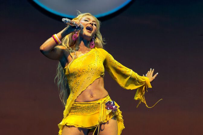 Zara Larsson Sexy Yellow Mini Skirt Ovo Arena London