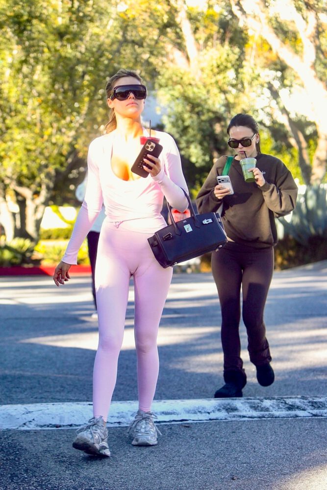 Brooks Nader Cameltoe Cleavage Tight Pink Leggings Beverly Hills