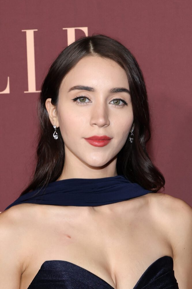 Caylee Cowan Braless Cleavage Elle Actor Awards Red Carpet