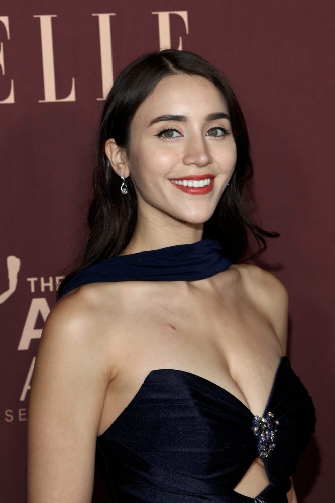 Caylee Cowan Braless Cleavage Elle Actor Awards Red Carpet