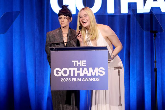 Elle Fanning Braless Sideboob Gotham Awards