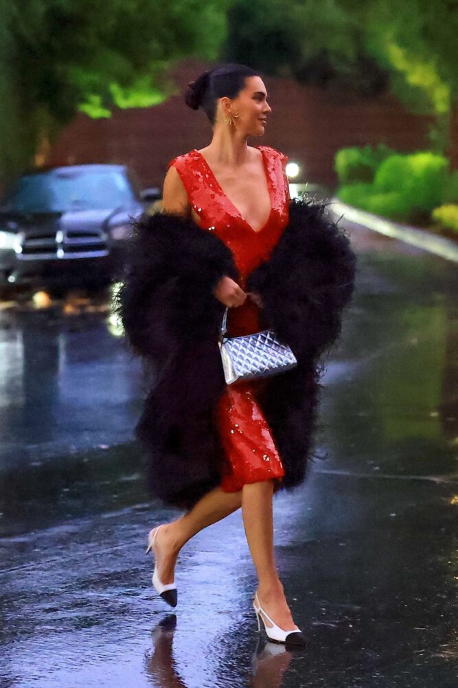 Kendall Jenner Red Dress Cleavage Christmas Eve La