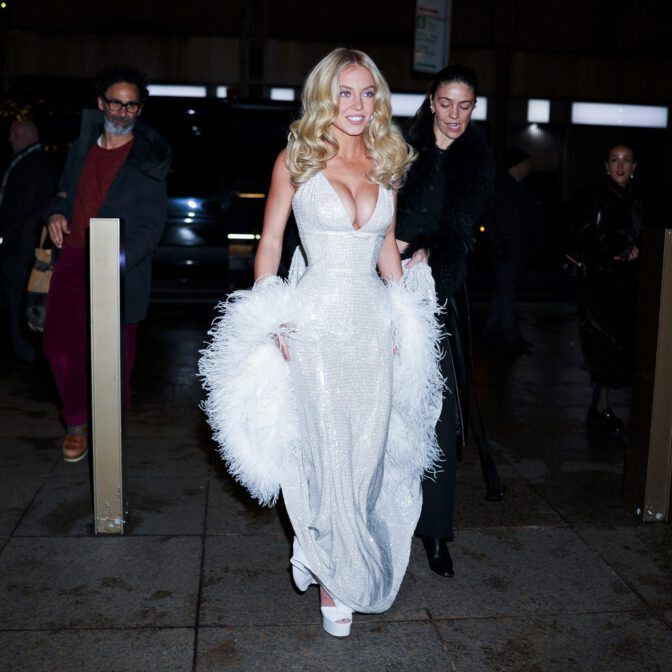 Sydney Sweeney Boobs Sexy Red Carpet Housemaid Premiere