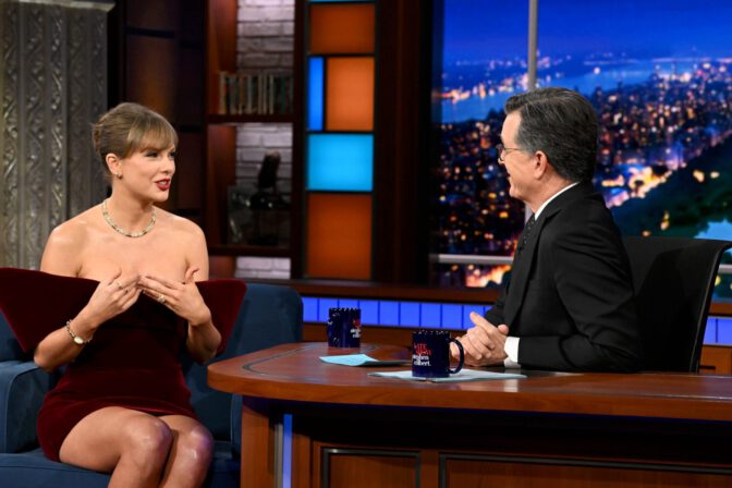 Taylor Swift Sexy Legs Mini Skirt Strapless Dress Late Show Nyc