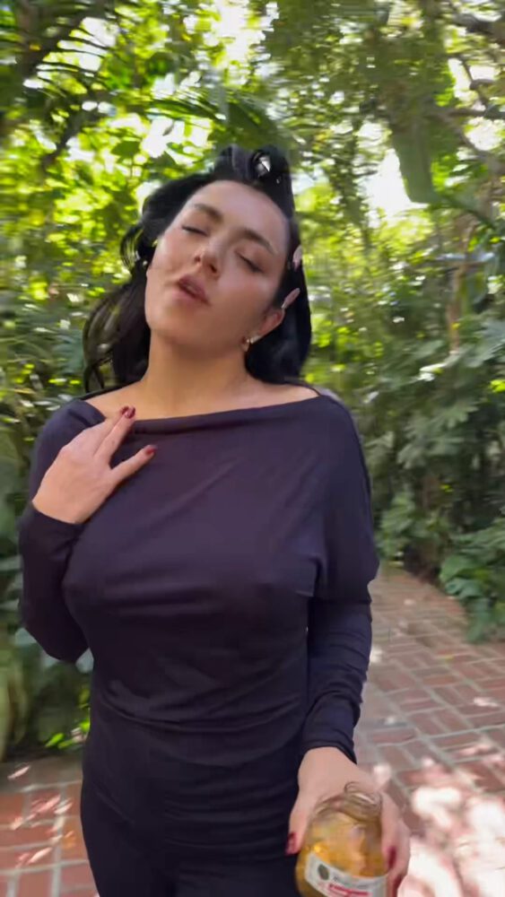 Charli Xcx Pokies Boobs