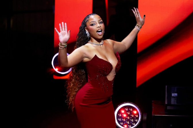 Chloe Bailey Cleavage Red Corset Nyc