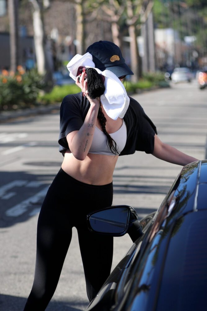Dakota Johnson Tight Leggings White Bra Gym Body