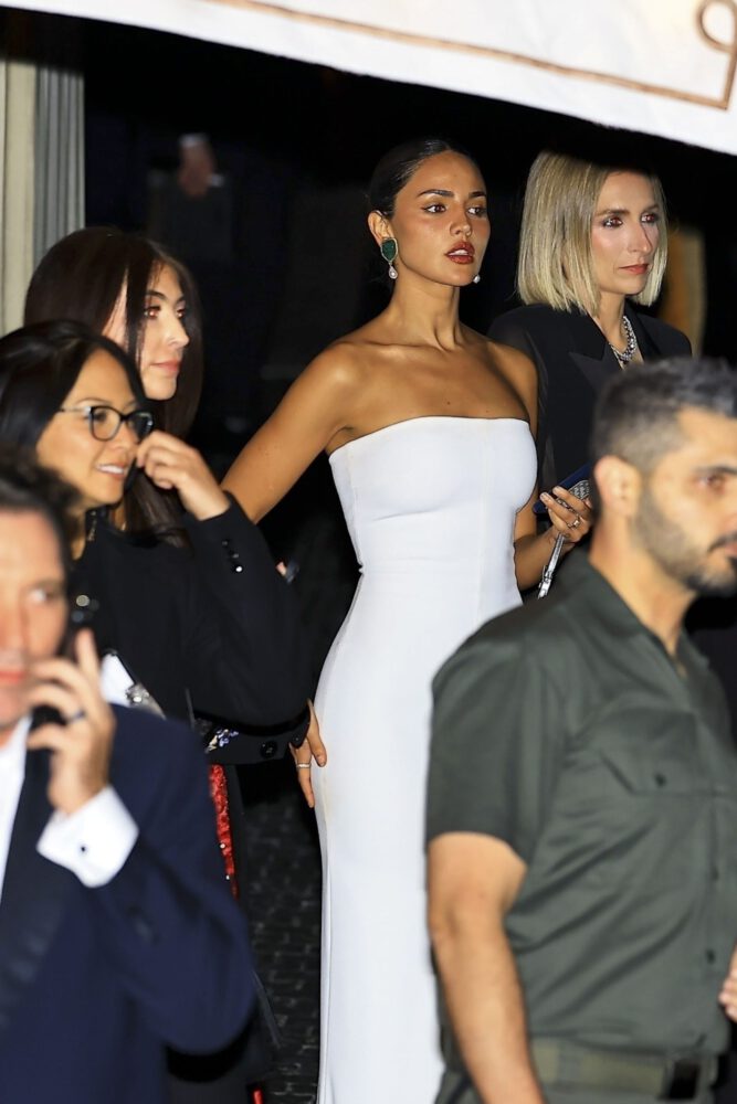 Eiza Gonzalez Sexy Body White Dress High Slit Legs