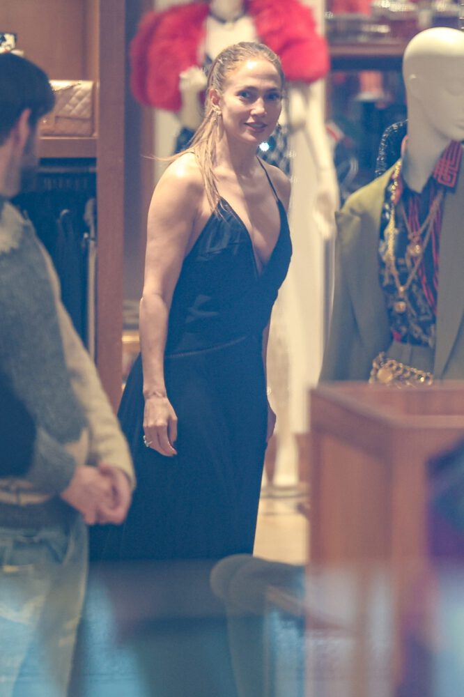 J Lo Sexy Cleavage Black Dress Curves