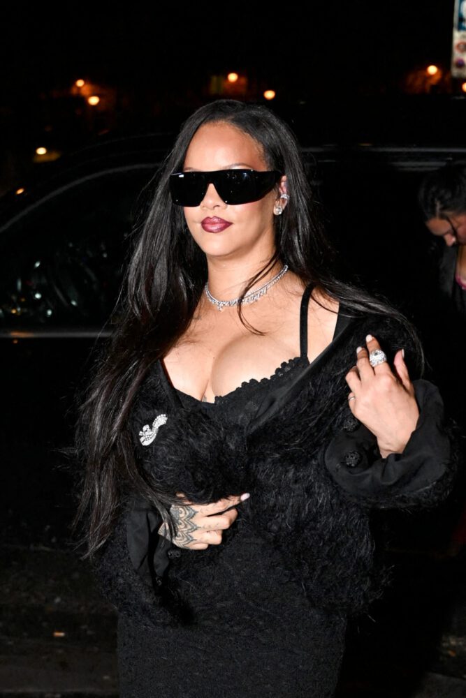 Rihanna Busty Lace Corset Paris Cleavage