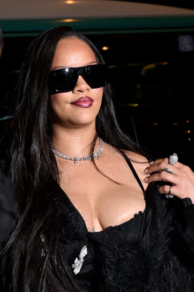 Rihanna Busty Lace Corset Paris Cleavage