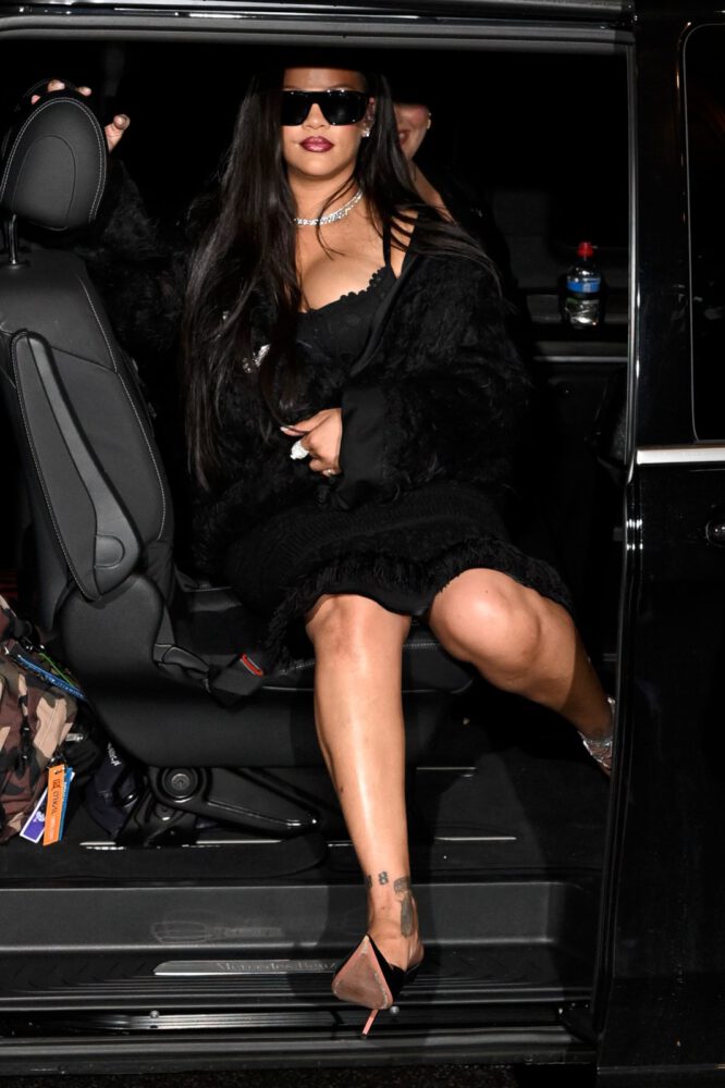 Rihanna Busty Lace Corset Paris Cleavage