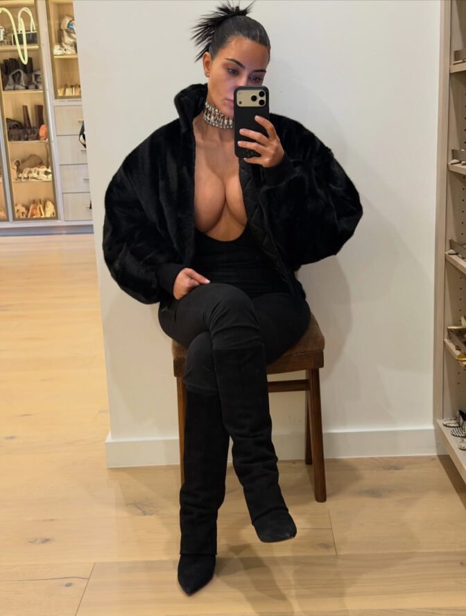 Kim Kardashian Big Breasts Huge Cleavage