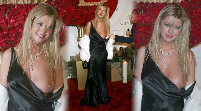 Tara Reid’s Luscious Tits Out for the Cameras – Scandalous 2004 Flash (NSFW)