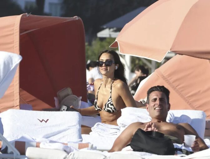 Jessica Alba Thong String Bikini Miami Ass Cleavage Hot