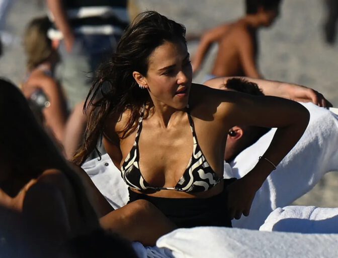 Jessica Alba Thong String Bikini Miami Ass Cleavage Hot