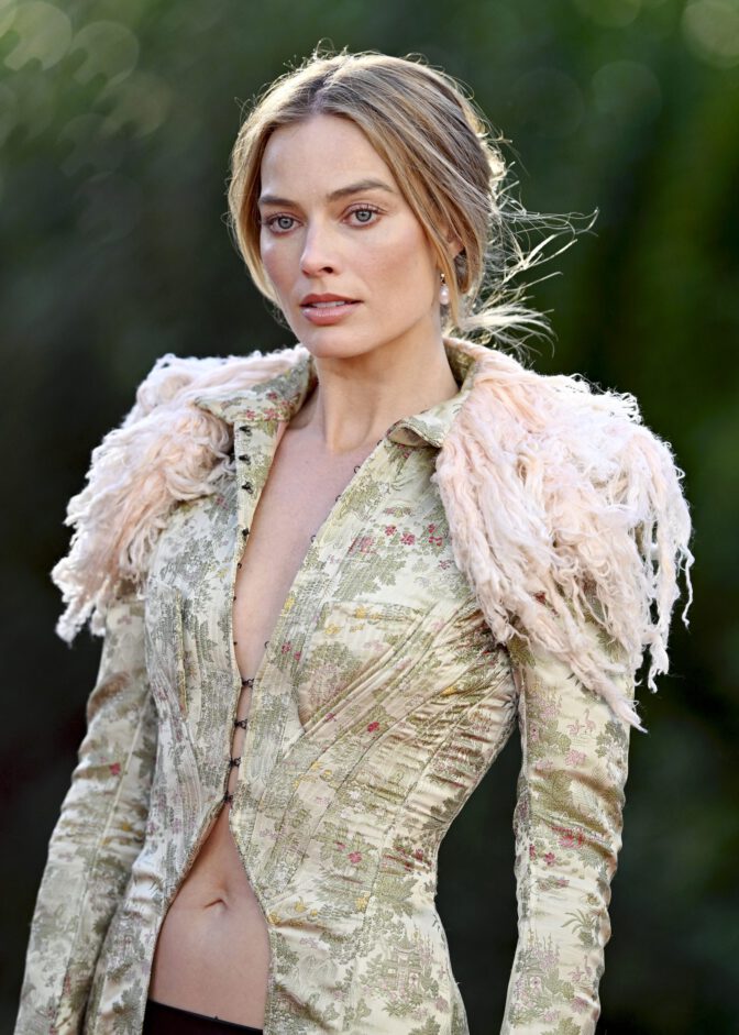 Margot Robbie Wuthering Heights Photocall Red Garters Cleavage