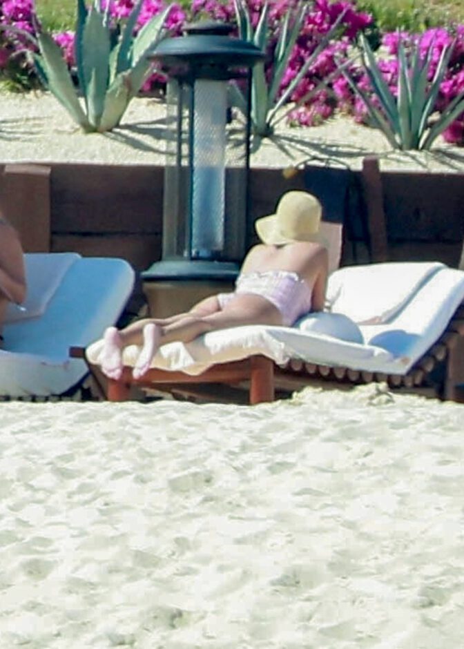 Selena Gomez Cheeky Pink Swimsuit Curves Cabo Beach