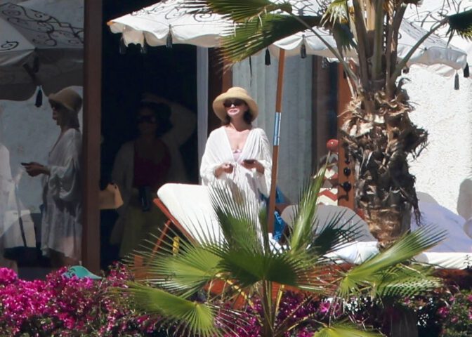 Selena Gomez Cheeky Pink Swimsuit Curves Cabo Beach