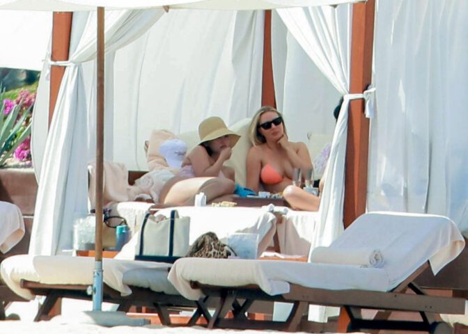 Selena Gomez Cheeky Pink Swimsuit Curves Cabo Beach