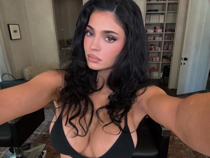 Kylie Jenner Big Boobs Black Bra