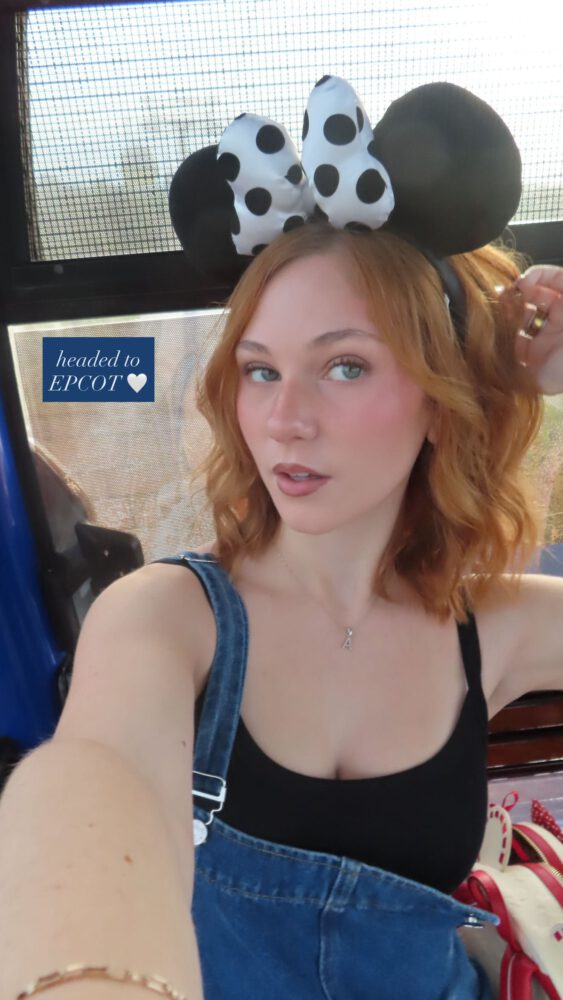 Lily Brooks O'brant Beautiful Sexy Selfie