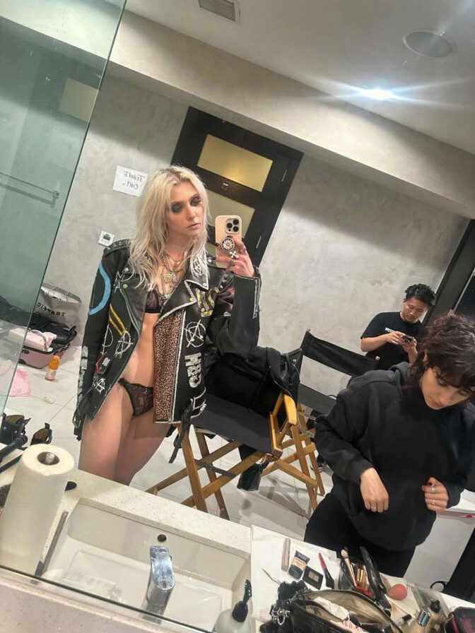 Taylor Momsen Sexy Bra Panties