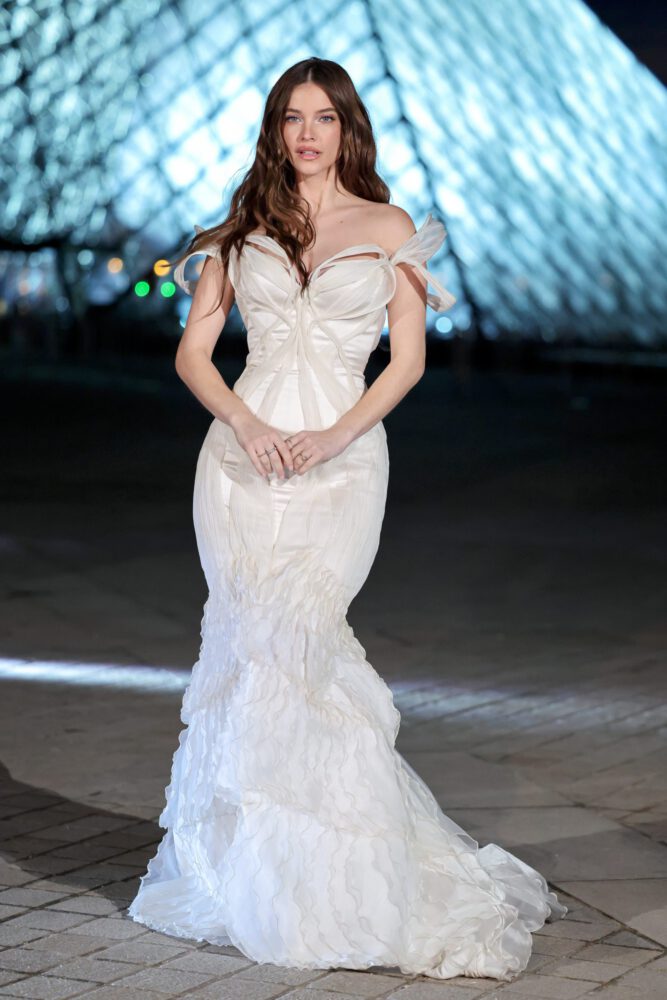Barbara Palvin Hot Cleavage Ribbon Gown Paris Fashion Week Louvre