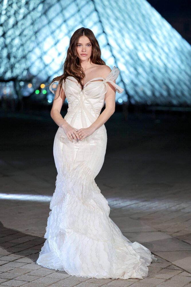 Barbara Palvin Hot Cleavage Ribbon Gown Paris Fashion Week Louvre