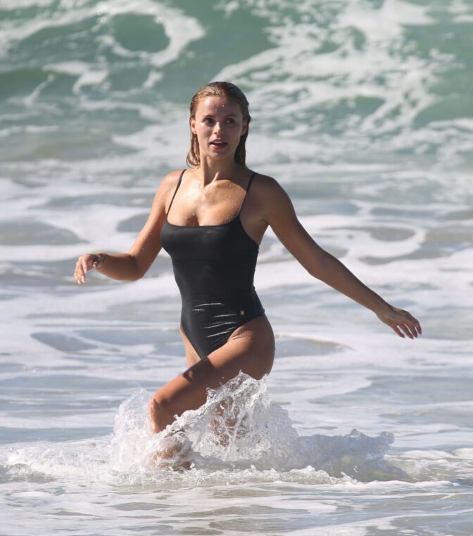 Brooks Nader Cleavage Livvy Dunne Ass Baywatch Set