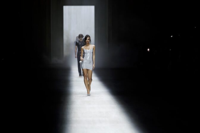 Emily Ratajkowski Sexy Silver Dress Cleavage Legs Gucci Milan Runway