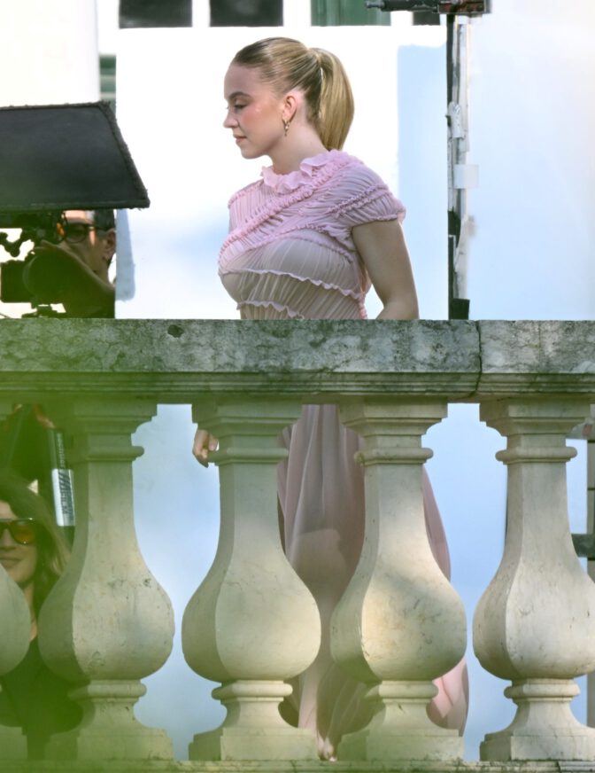 Sydney Sweeney Busty Pink Dress Portugal Kerastase