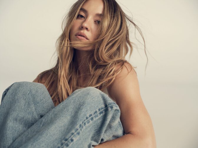 Sydney Sweeney Topless American Eagle Jeans Campaign
