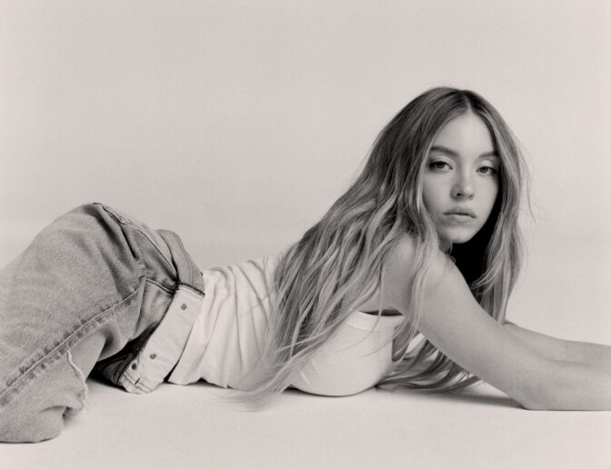 Sydney Sweeney Topless American Eagle Jeans Campaign