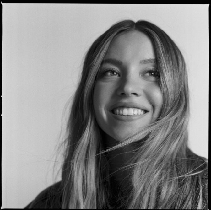 Sydney Sweeney Topless American Eagle Jeans Campaign