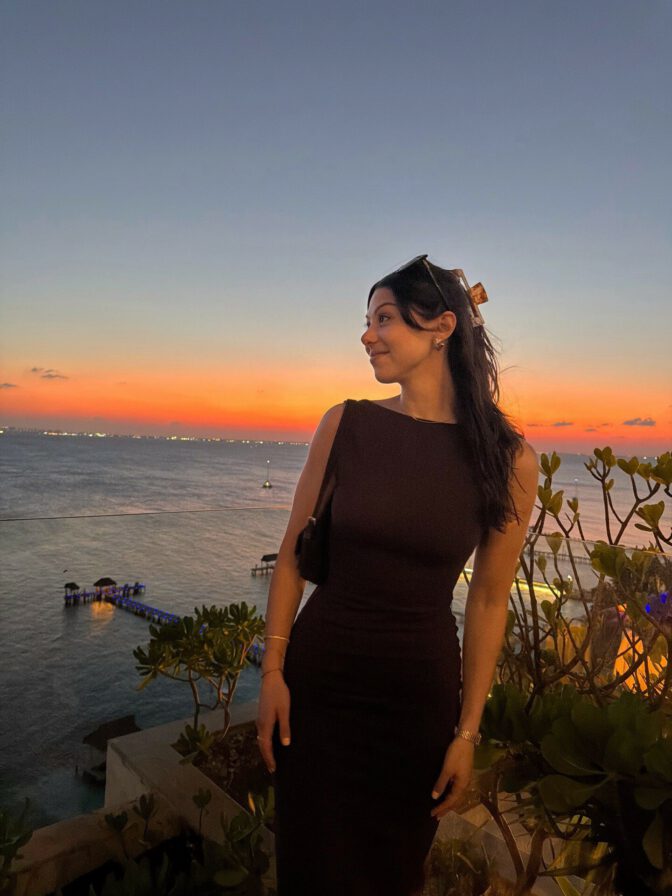 Kira Kosarin Booty Mexico Infinity Pool Black Bikini