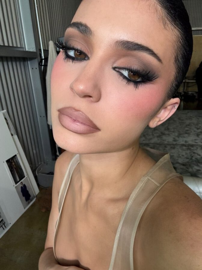 Kylie Jenner Puss Puss Bts Bra Cleavage Sexy