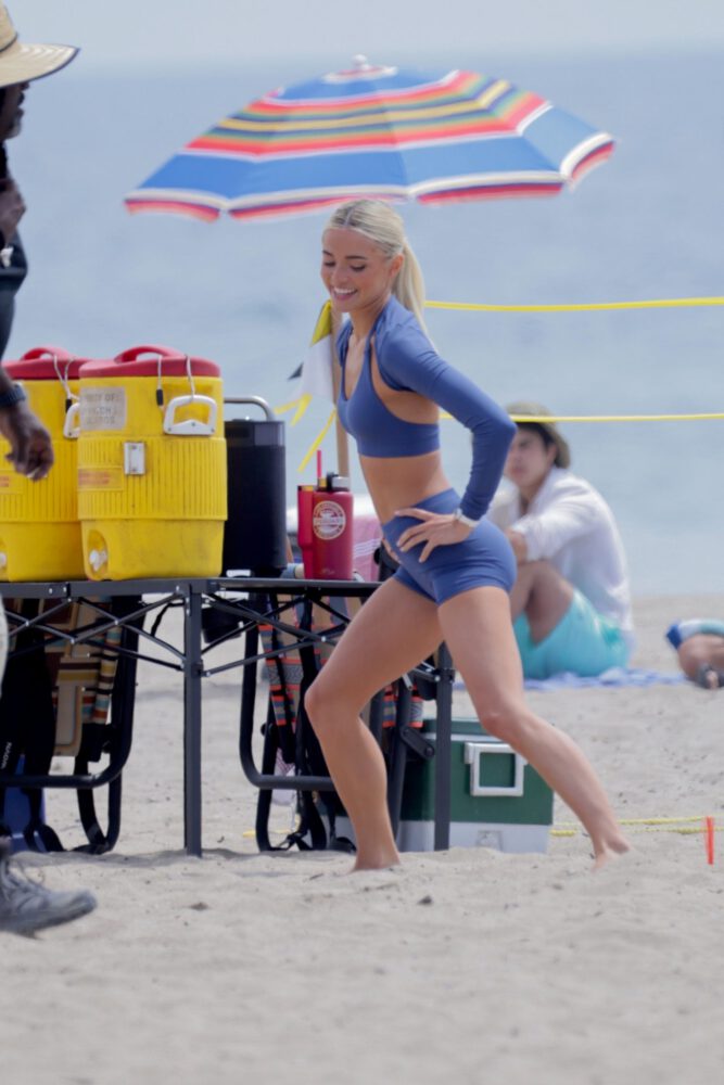 Olivia Dunne Camel Toe Booty Handstand Baywatch Beach