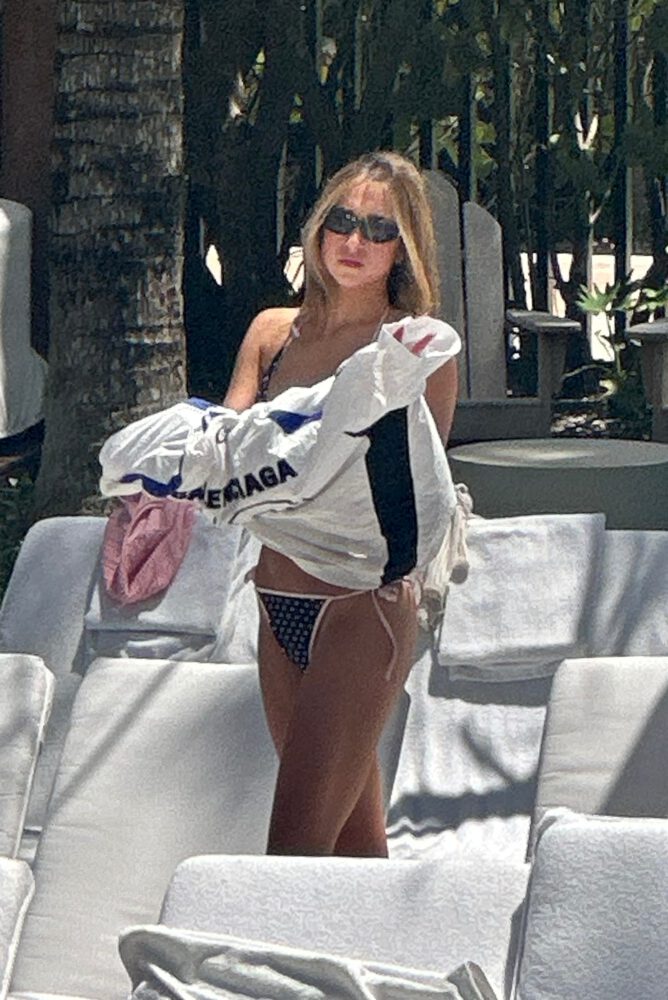 Tate Mcrae Juicy Ass String Bikini Miami Pool