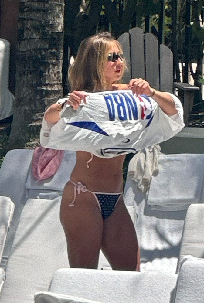 Tate Mcrae Juicy Ass String Bikini Miami Pool